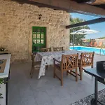 Сasa de vacaciones Awesome In With Private Swimming Pool, Be Inside Or Outside *