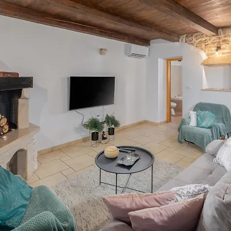 בית נופש 3 Bedroom Lovely In *