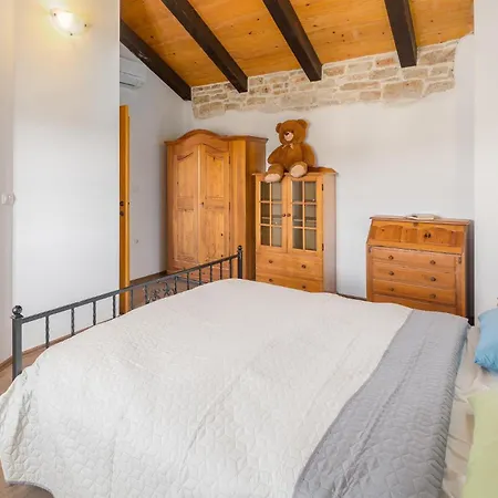 Dom wakacyjny 3 Bedroom Lovely In *