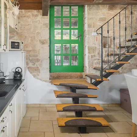 Dom wakacyjny 3 Bedroom Lovely In Sorici