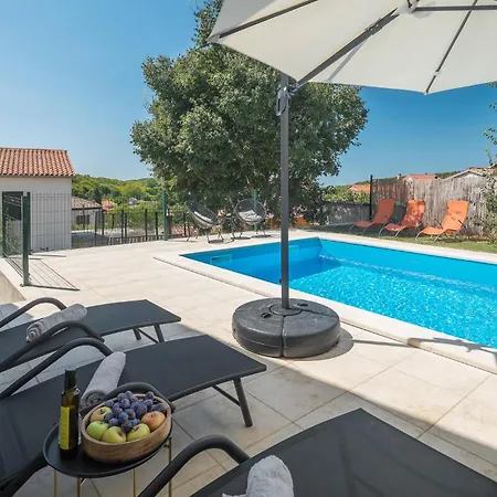3 Bedroom Lovely In *